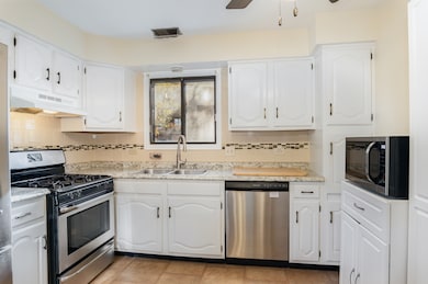 1054 Harbour Ct unit 1A, Wheeling, IL 60090 - photo 6