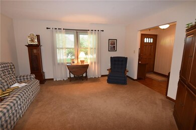 4935 Woodcrest Dr, Columbus, IN 47203 - photo 4