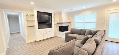 1139 Marcella St, Houston, TX 77091 - photo 2