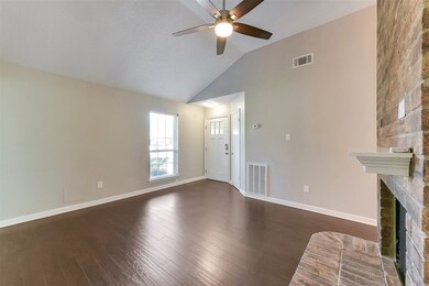 8526 Lazy Brook Ln, La Porte, TX 77571 - photo 5