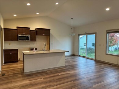 980 Juniper Dr, Carlisle, IA 50047 - photo 5