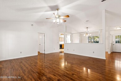 25-web-or-mls-6215 Carlton Rd-30