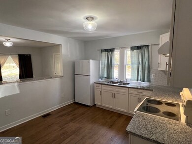 5850 Old Bill Cook Rd unit FRONT, Atlanta, GA 30349 - photo 3