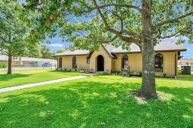 201 Texoma Dr, Whitesboro, TX 76273 - photo 3