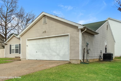 6623 Timberbend Dr, Louisville, KY 40229 - photo 3