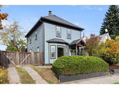7217 N Catlin Ave, Portland, OR 97203 - photo 2