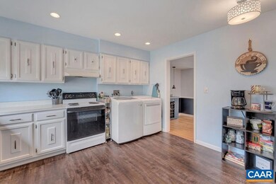 125 Woodlake Dr, Charlottesville, VA 22901 - photo 7