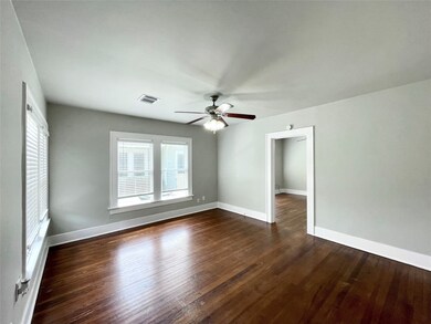 4009 Oak Ridge St, Houston, TX 77009 - photo 4