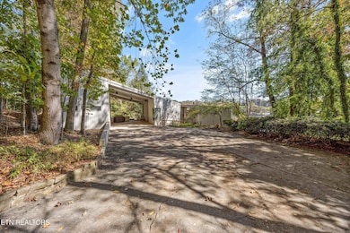 8832 Cove Point Ln, Knoxville, TN 37922 - photo 5