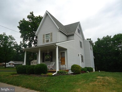 539 Heckel Ave, Spring City, PA 19475 - photo 3