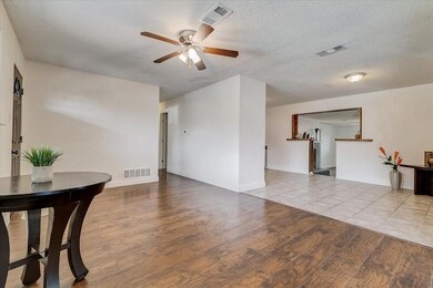 2705 Woodlawn Dr, Ennis, TX 75119 - photo 4