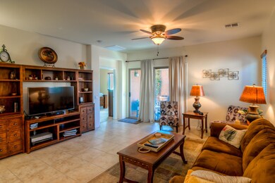11 Living Room photo b