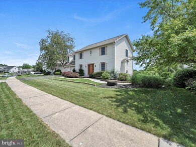 405 Valley View Cir, New Cumberland, PA 17070 - photo 2