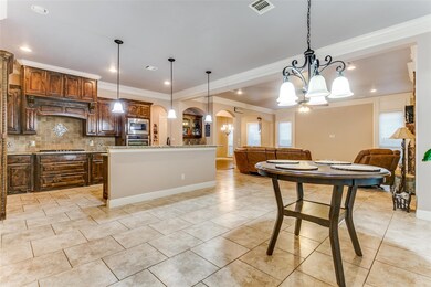 7824 Sevenoaks Dr, North Richland Hills, TX 76182 - photo 4