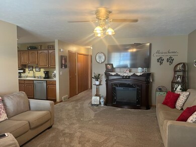 905 Heather Ln, Norfolk, NE 68701 - photo 3