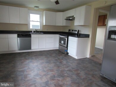 87 Castle Heights Ave, Pennsville, NJ 08070 - photo 5