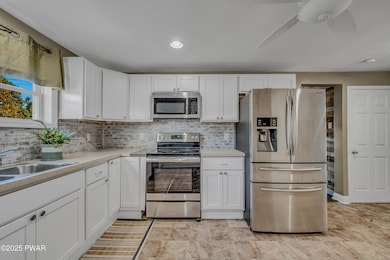 427 E Warren St, Dunmore, PA 18512 - photo 2