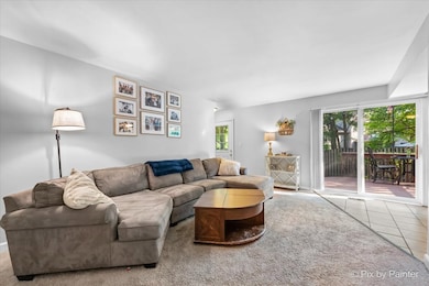 2783 Wayfaring Ln unit 14B, Lisle, IL 60532 - photo 4