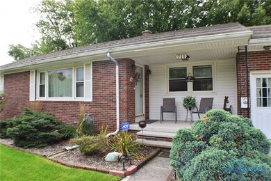 711 W College Ave, Woodville, OH 43469 - photo 4