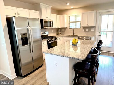 320 Hammersmith Cir, Frederick, MD 21702 - photo 3