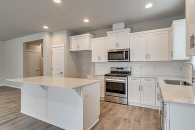 20504 SE Evian Ave, Bend, OR 97702 - photo 6