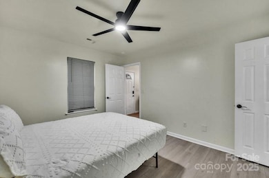 2030 Vinton St, Charlotte, NC 28216 - photo 6