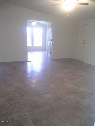 Grand-Living room 2