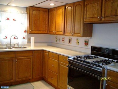 210 Concord St, Crum Lynne, PA 19022 - photo 6