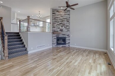 815 Cindy Ln, Raymore, MO 64083 - photo 2