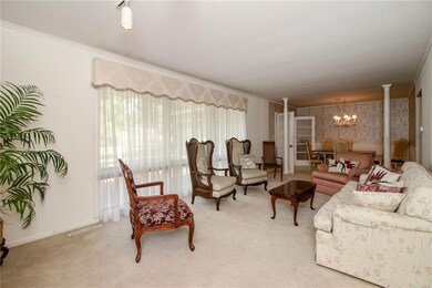 7211 Forest Ct, Windsor Heights, IA 50324 - photo 5