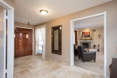 004_ Entry Foyer