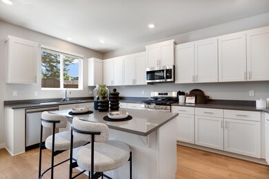 63233 Carly Ln, Bend, OR 97701 - photo 3