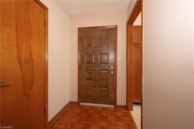 2301 Flagstone Ct, Winston Salem, NC 27103 - photo 3