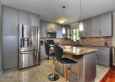 3149 Hylan Blvd unit 1-D, Staten Island, NY 10306 - photo 4