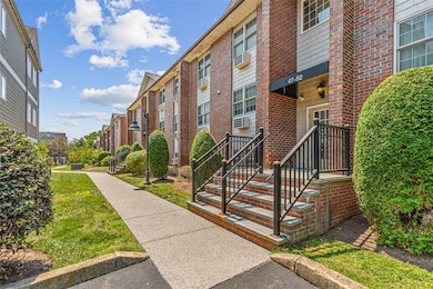 673 Metacom Ave unit 50, Bristol, RI 02809 - photo 2