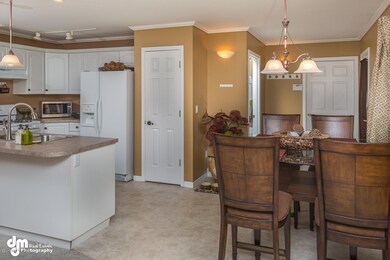Kitchen/Dining Area