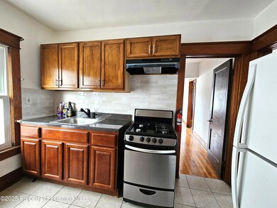 852 N Rebecca Ave unit 2nd fl, Scranton, PA 18504 - photo 3