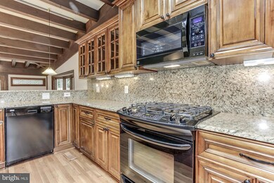 8907 Vernon View Dr, Alexandria, VA 22308 - photo 3