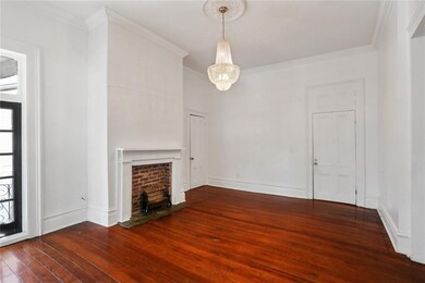 LIGHT FILLED LARGE LIVING ROOM
