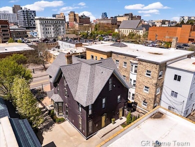 22 Jefferson Ave SE, Grand Rapids, MI 49503 - photo 2