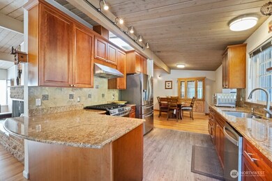 4026 Island Crest Way, Mercer Island, WA 98040 - photo 4