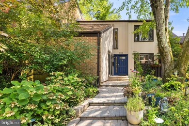 10905 Knights Bridge Ct, Reston, VA 20190 - photo 7