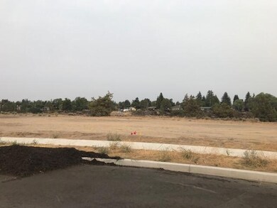 526 NW Rimrock Ct, Redmond, OR 97756 - photo 3