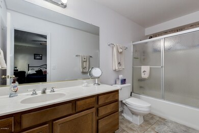 Master Bath w/ Glassed Shower:Tub Combo