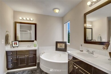 Spacious 5 Piece Master Bath