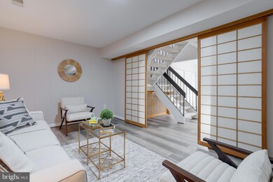 9517 Barcellona Ct, Fairfax, VA 22031 - photo 5