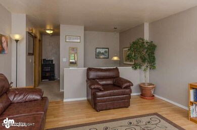 661 W 92nd Ave Anchorage AK-small-005-Li