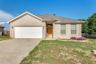 125 Timber Cross Ct, Azle, TX 76020 - photo 3