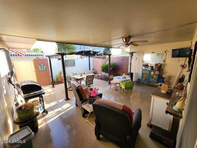 10895 W Emerald Dr, Sun City, AZ 85351 - photo 5