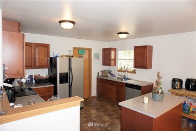 912 Daffodil Ave NE, Orting, WA 98360 - photo 4